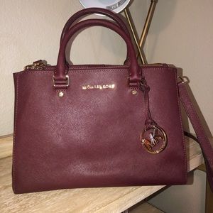 Micheal Kors Burgundy Purse